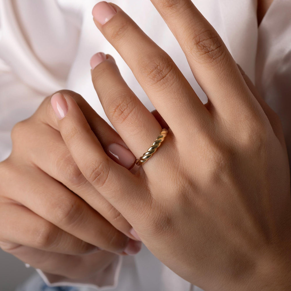 14K Solid Gold Rope Ring – Twisted Band Design, Minimalist Everyday Ring