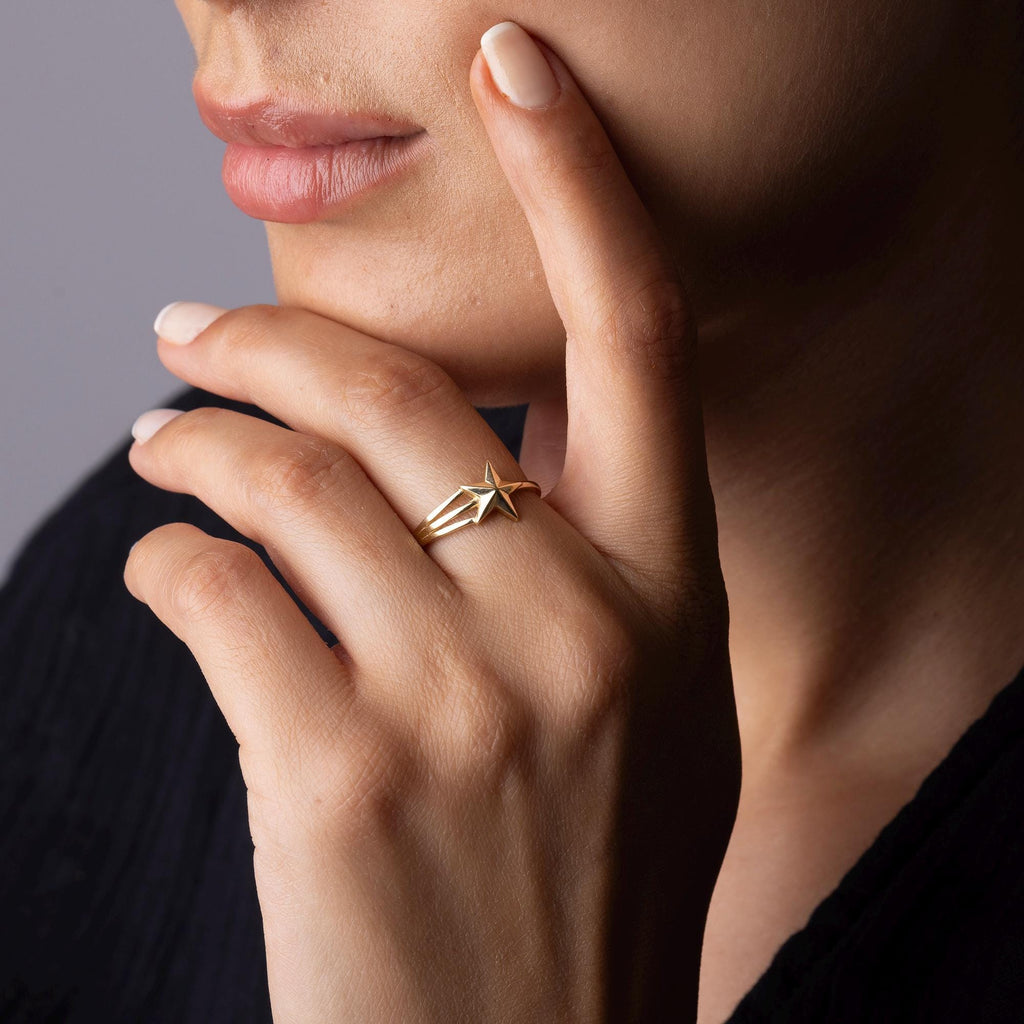 14K Solid Gold Star Ring – Dainty Shooting Star Band