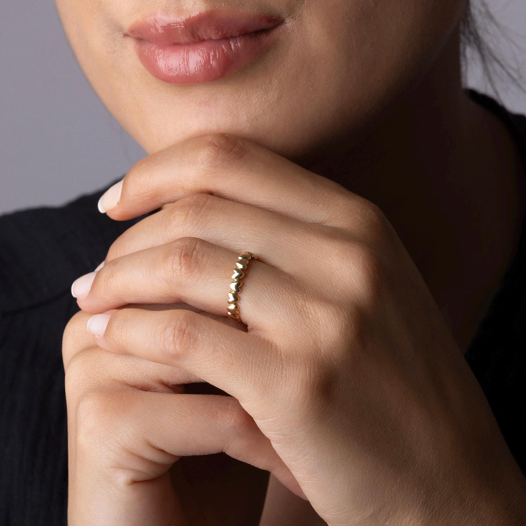 14K Solid Gold Heart Band Ring – Romantic Dainty Jewelry