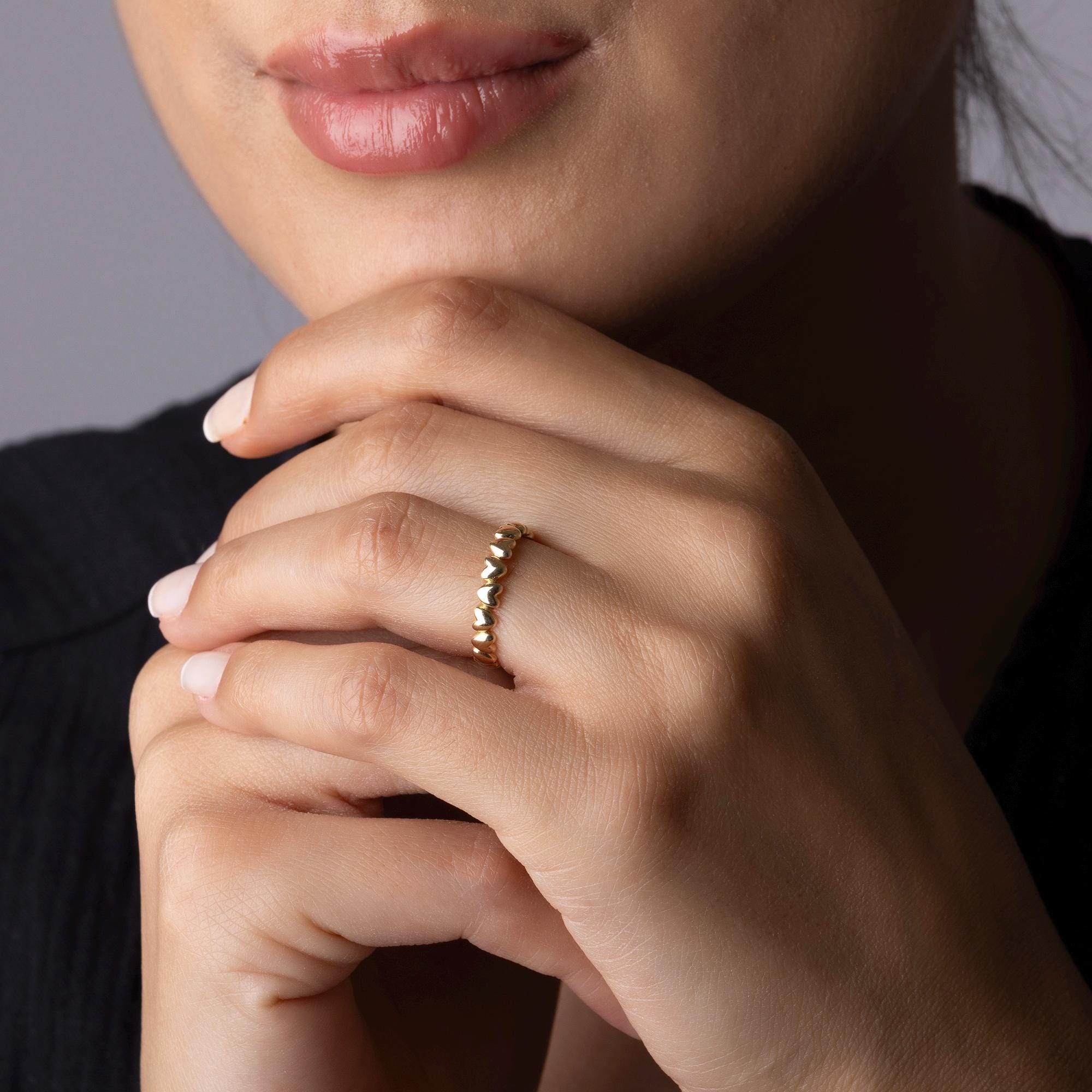 14K Solid Gold Heart Band Ring – Romantic Dainty Jewelry