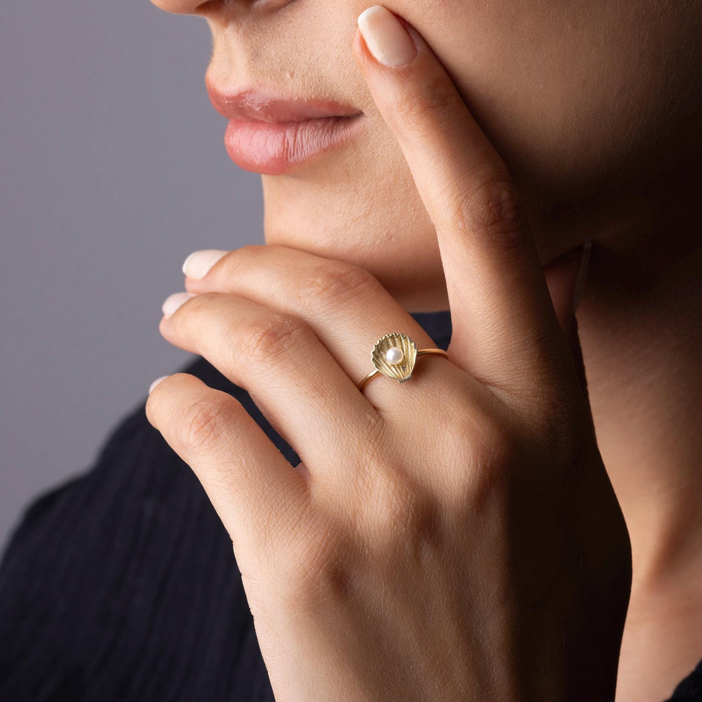 14K Solid Gold Shell Ring - Dainty Ocean Lover Jewelry