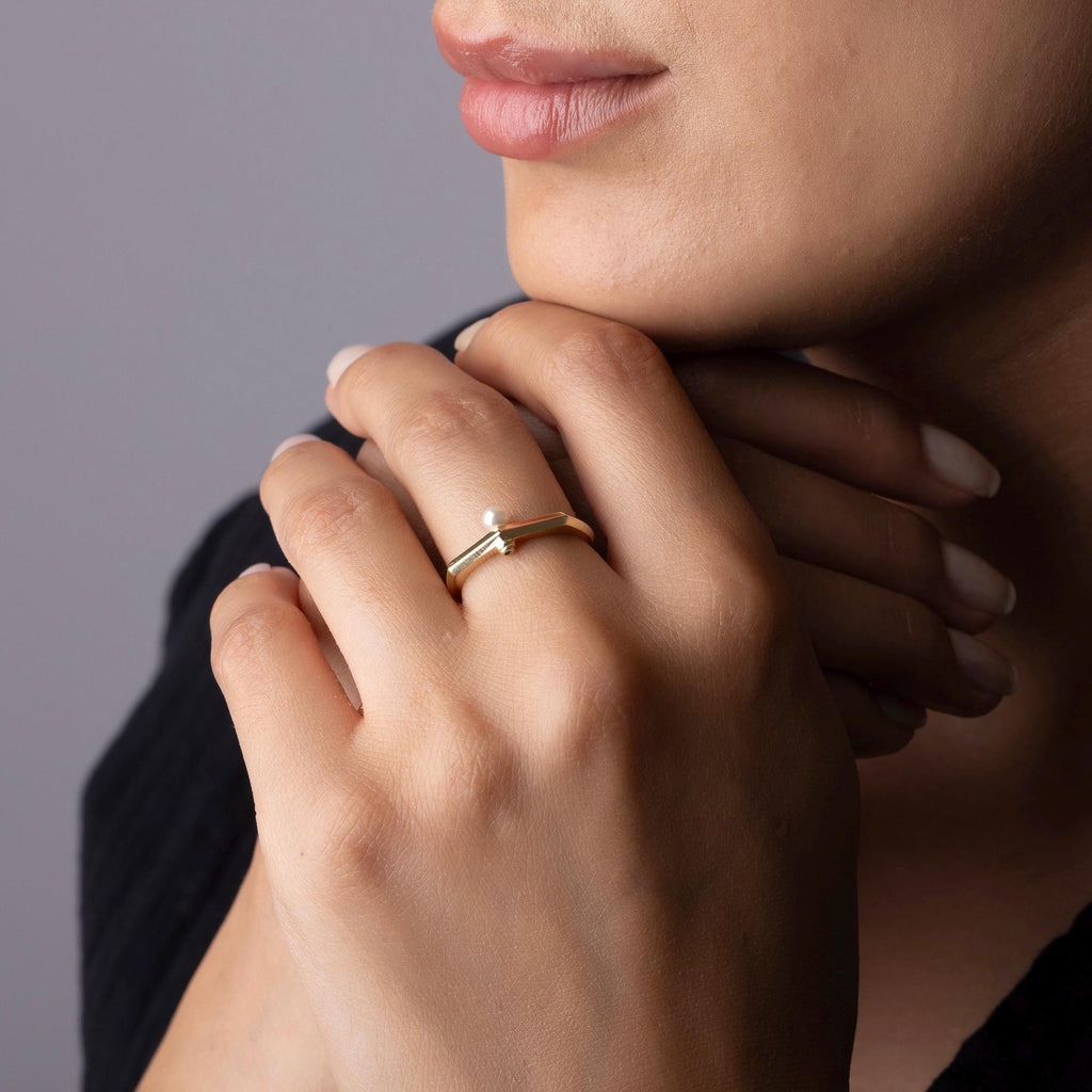 14K Solid Gold Delicate Pearl Ring –  2mm Minimalist Pearl Band