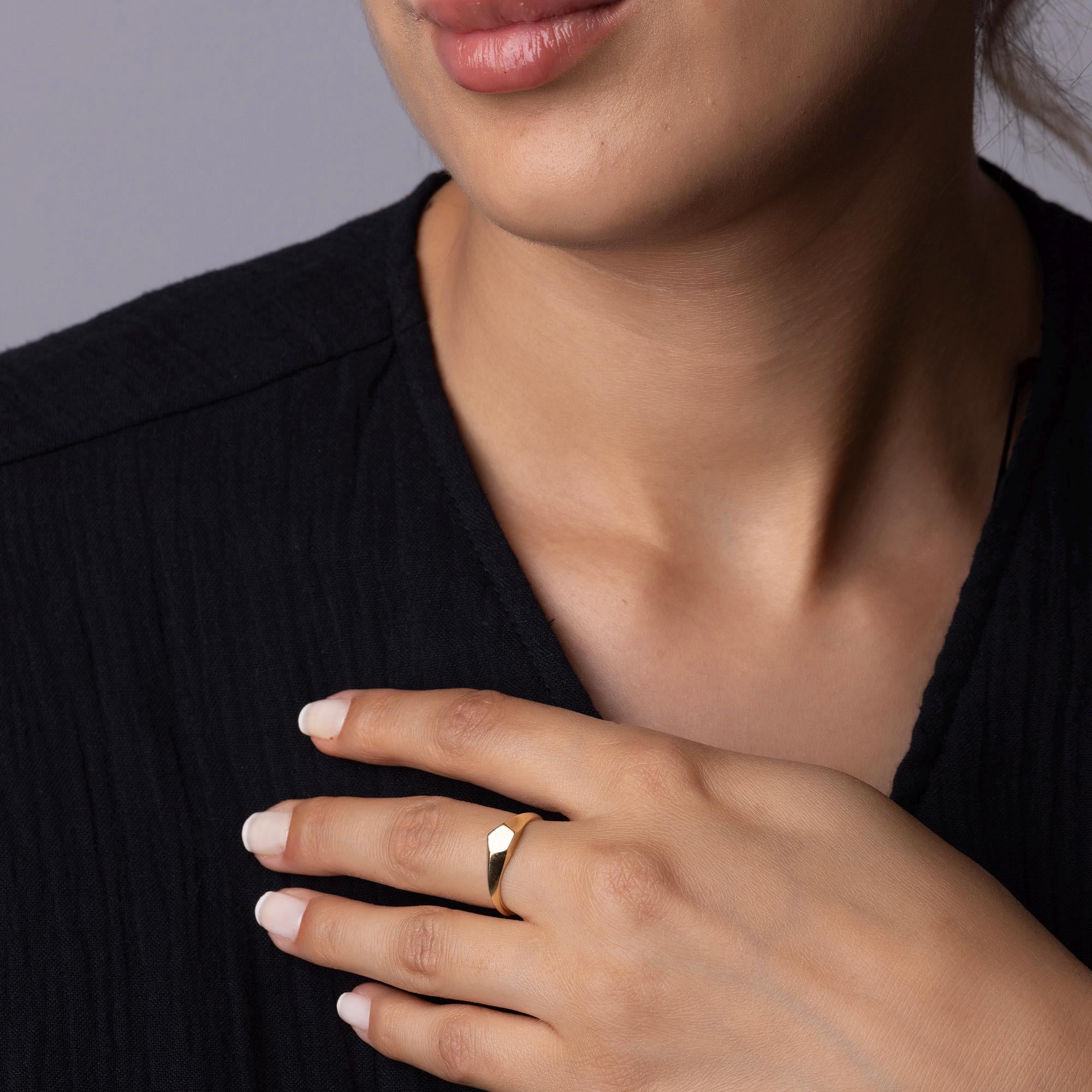 14K Solid Gold Geometric Signet Ring – Modern Minimalist Jewelry
