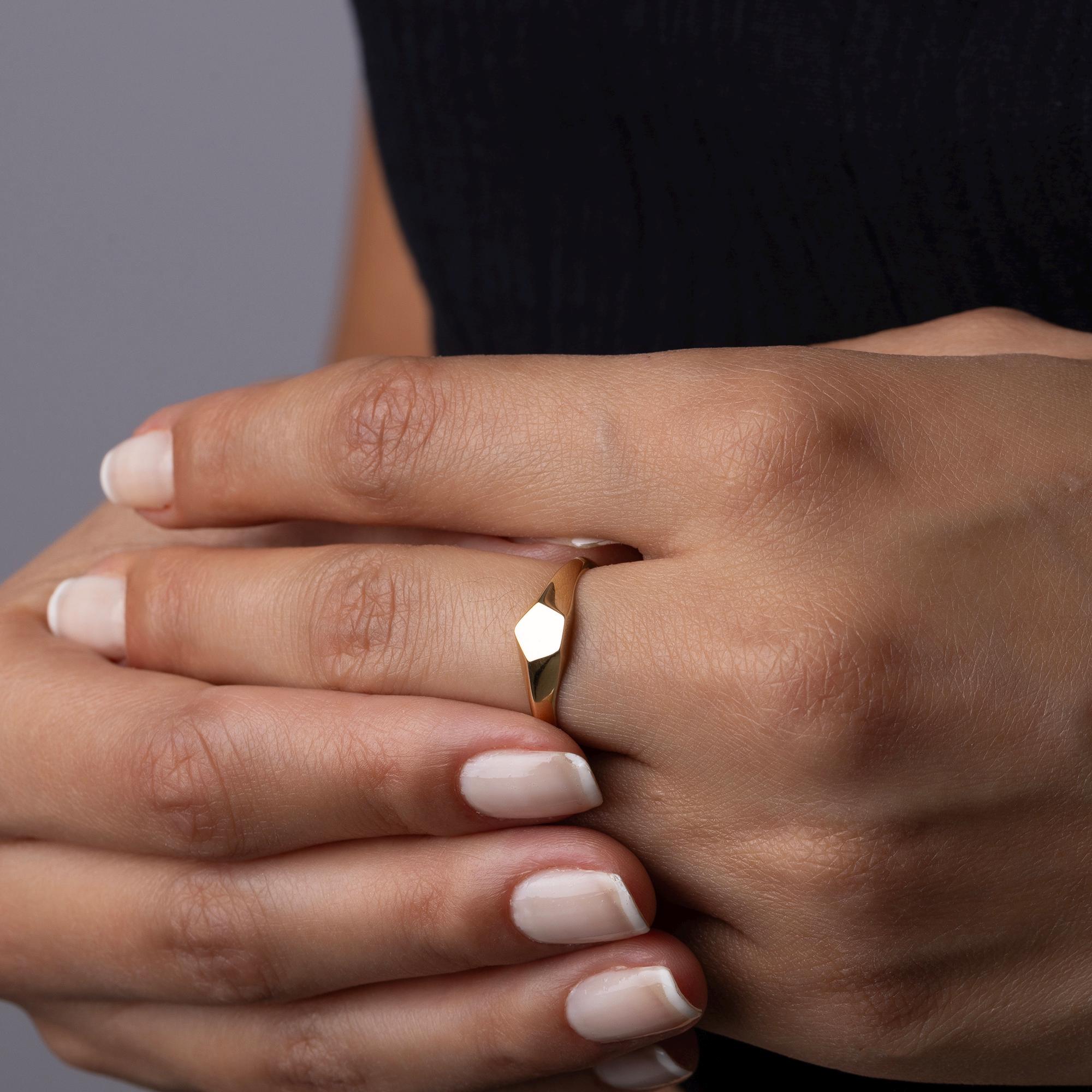 14K Solid Gold Geometric Signet Ring – Modern Minimalist Jewelry