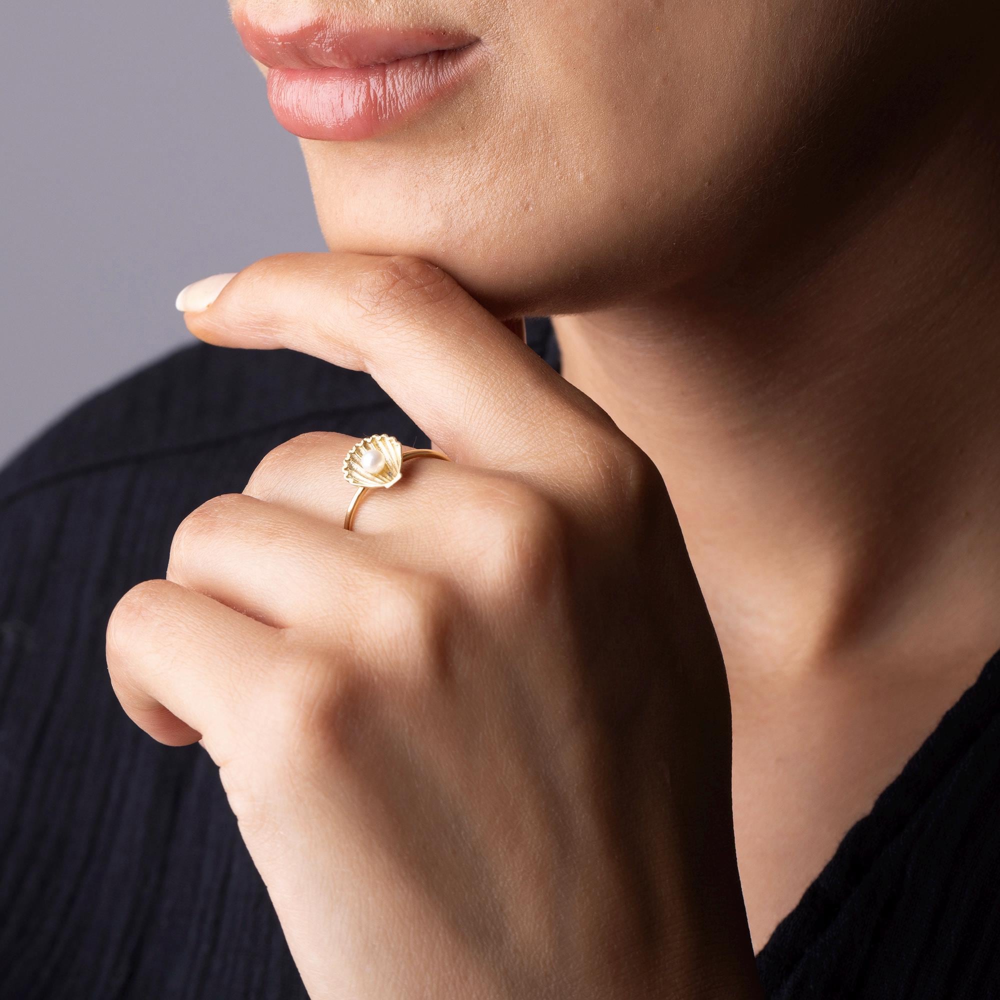 14K Solid Gold Shell Ring - Dainty Ocean Lover Jewelry